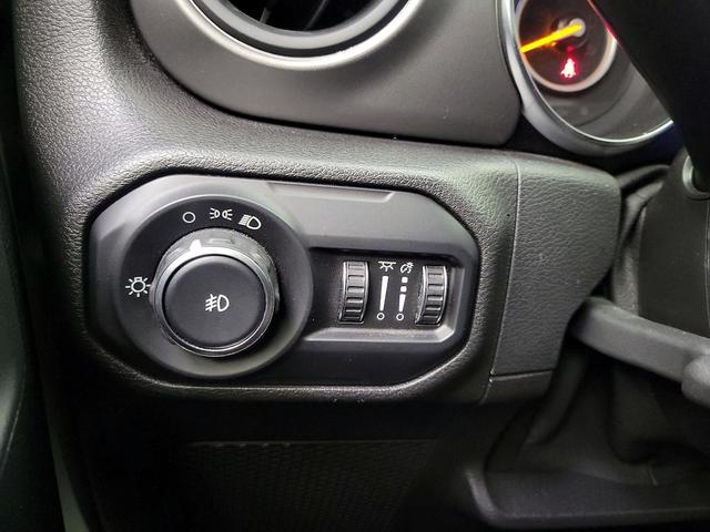 Photo of 2021 White Jeep Wrangler