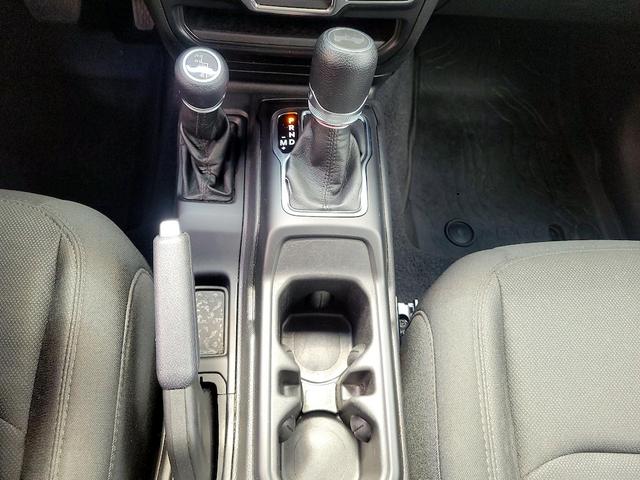 Photo of 2021 White Jeep Wrangler