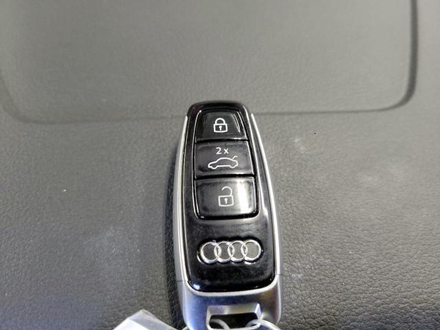 Photo of 2021 Gray Audi e-tron Sportback