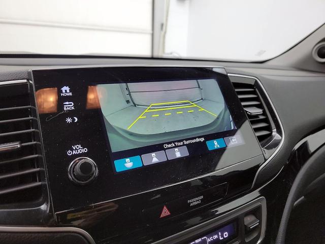 Photo of 2021 Gray Honda Pilot