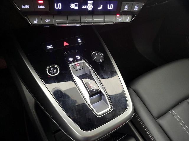 Photo of 2022 Gray Audi Q4 e-tron