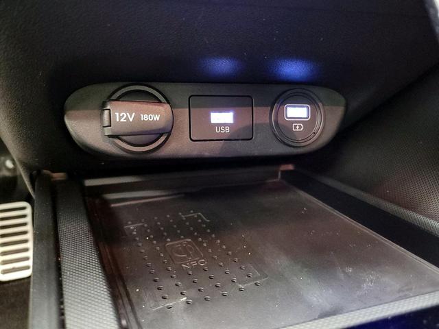 Photo of 2023 White Hyundai ELANTRA