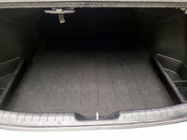 Photo of 2023 White Hyundai ELANTRA