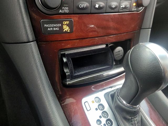 Photo of 2016 Gray INFINITI QX50