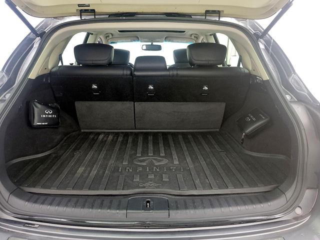 Photo of 2016 Gray INFINITI QX50