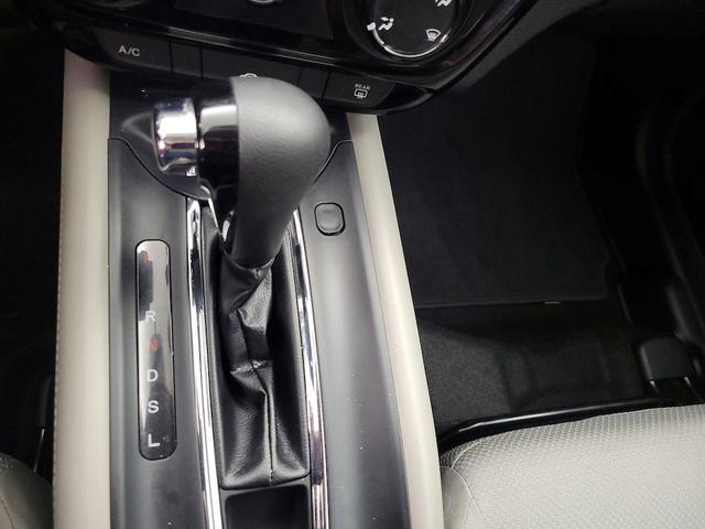 Photo of 2022 White Honda HR-V