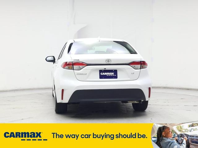 Photo of 2023 White Toyota Corolla