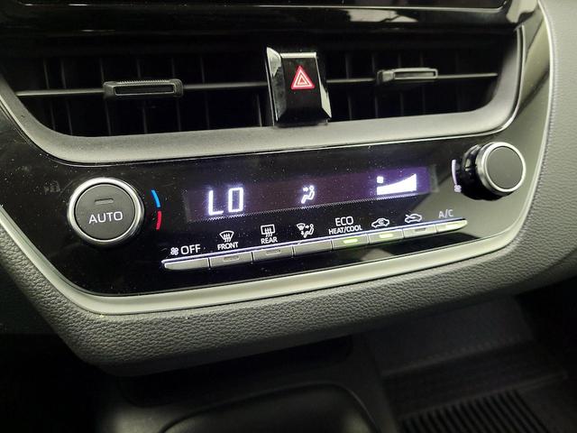 Photo of 2023 White Toyota Corolla