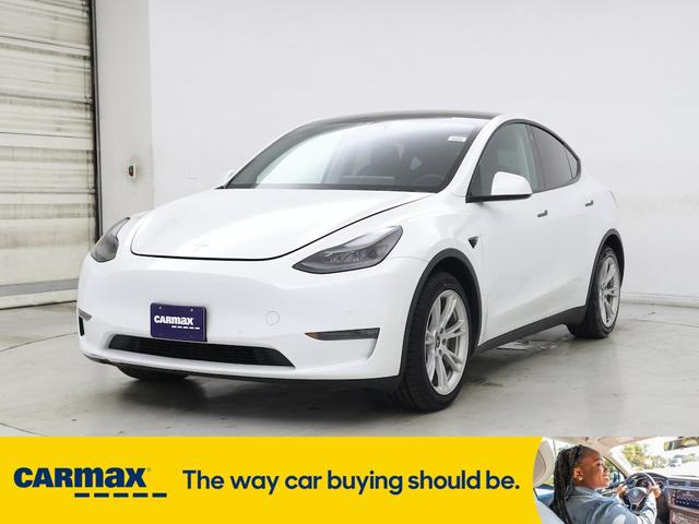 Photo of 2021 White Tesla Model Y