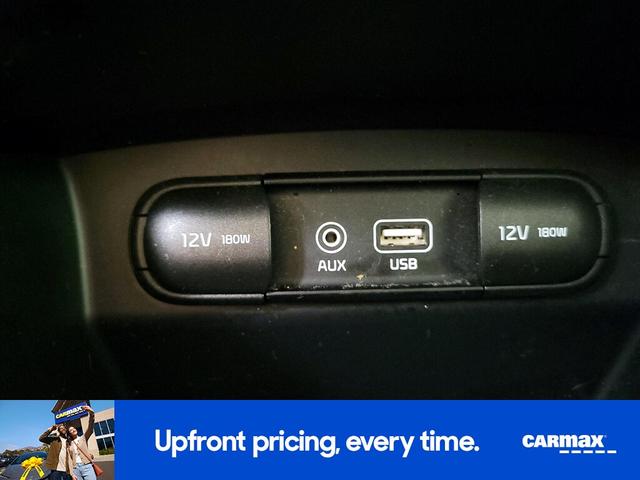 Photo of 2019 White Kia Sorento