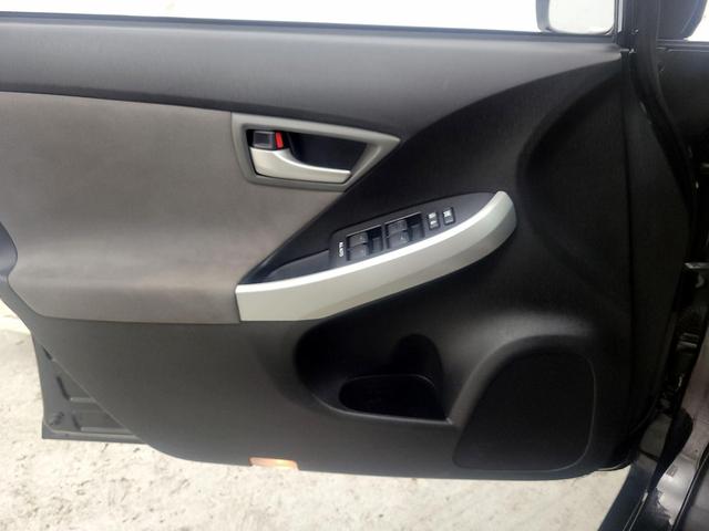 Photo of 2015 Black Toyota Prius
