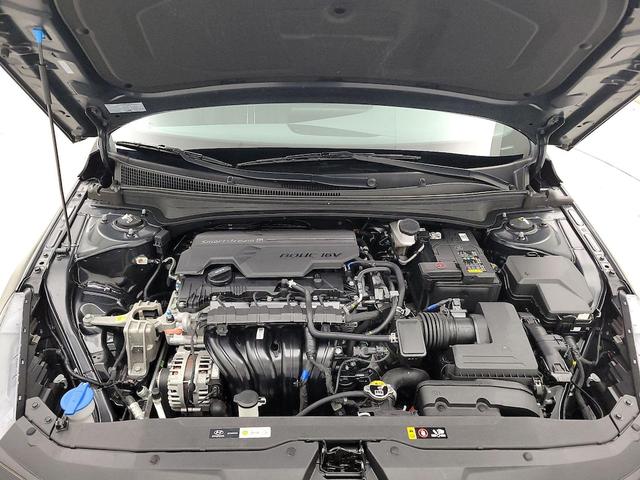 Photo of 2023 Black Hyundai ELANTRA