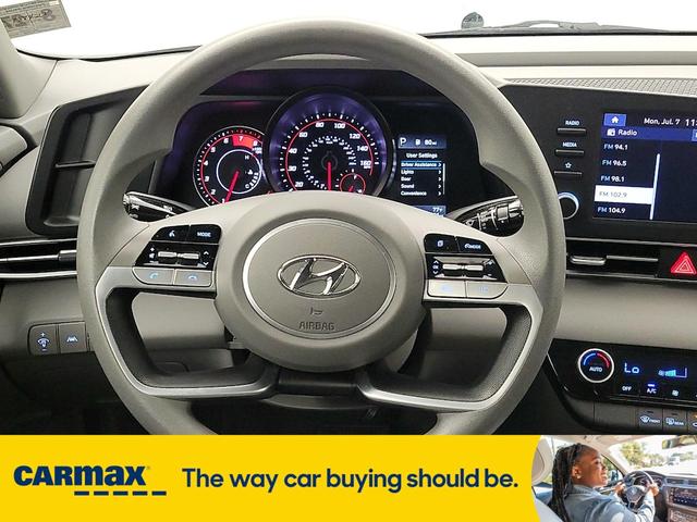 Photo of 2023 Black Hyundai ELANTRA