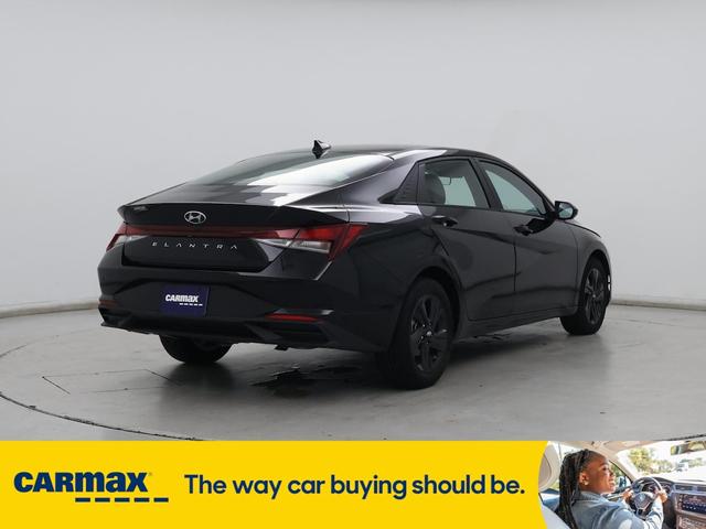 Photo of 2023 Black Hyundai ELANTRA