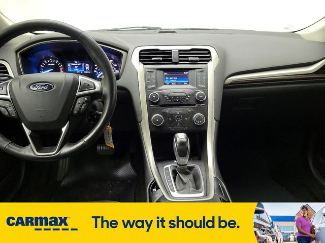 Photo of 2014 Silver Ford Fusion