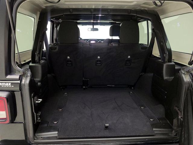 Photo of 2020 Black Jeep Wrangler