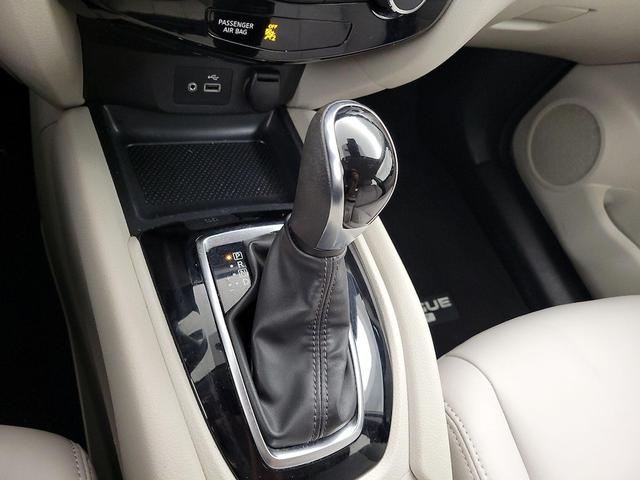 Photo of 2019 White Nissan Rogue Sport