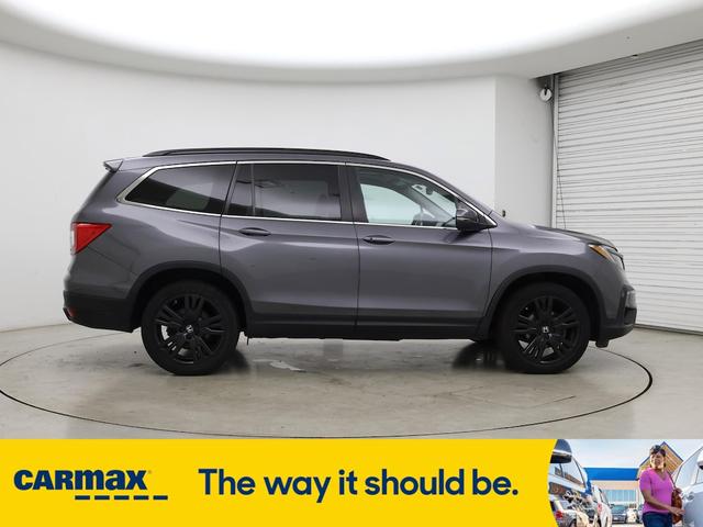 Photo of 2022 Gray Honda Pilot