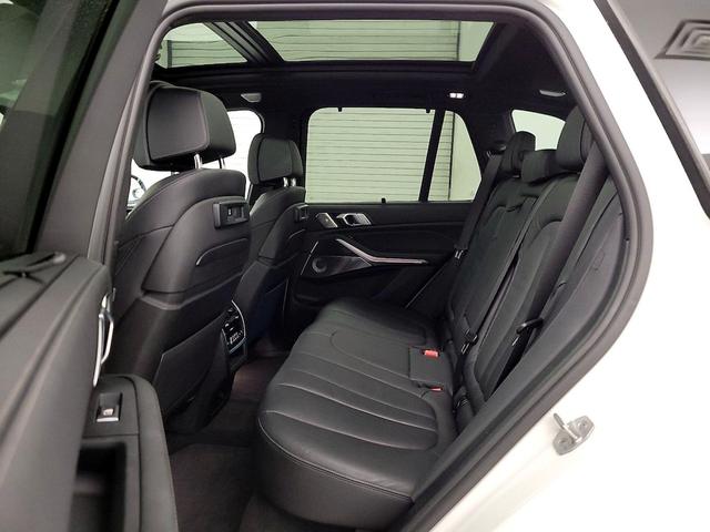 Photo of 2021 White BMW X5