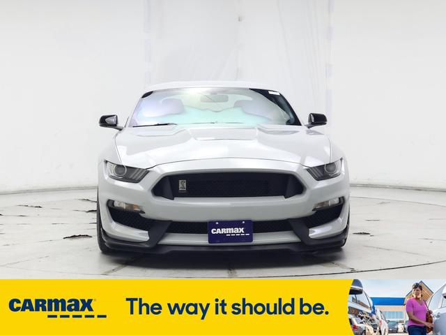 Photo of 2017 Gray Ford Mustang