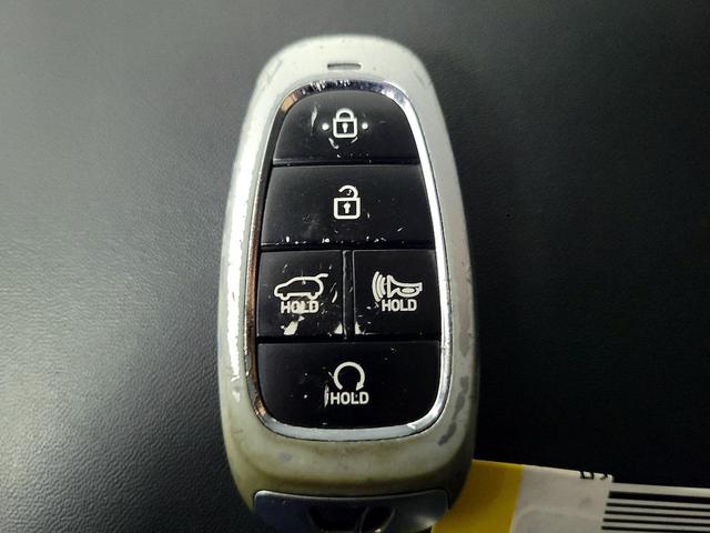 Photo of 2023 Black Hyundai SANTA FE