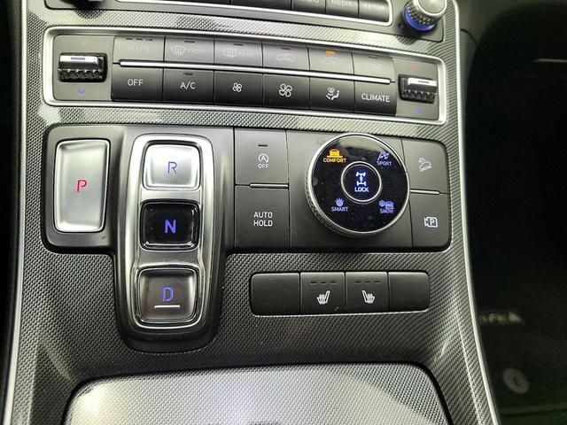 Photo of 2023 Black Hyundai SANTA FE