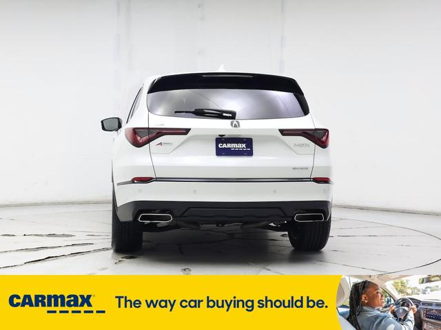 Photo of 2022 White Acura MDX
