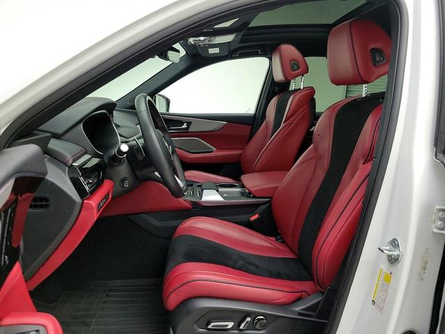 Photo of 2022 White Acura MDX