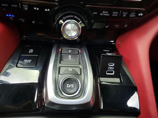 Photo of 2022 White Acura MDX