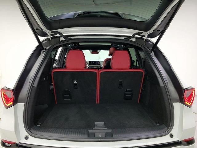 Photo of 2022 White Acura MDX