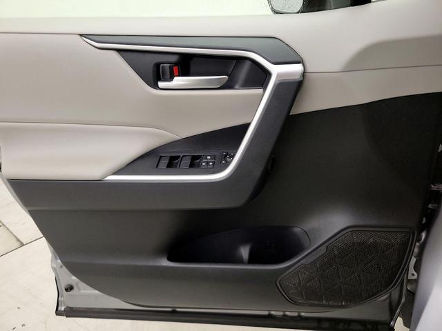 Photo of 2020 Silver Toyota RAV4
