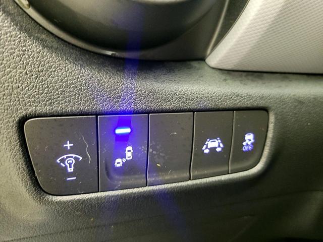 Photo of 2021 Silver Hyundai KONA