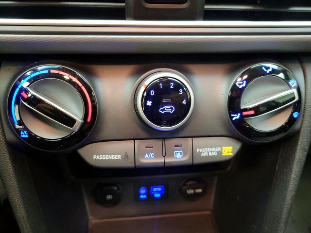 Photo of 2021 Silver Hyundai KONA