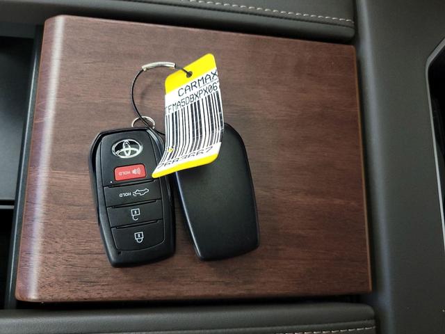 Photo of 2023 Gray Toyota Tundra