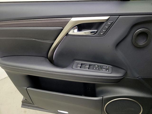 Photo of 2022 Black Lexus RX 450h