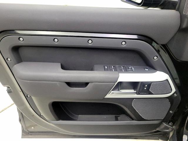 Photo of 2021 Black Land Rover Defender