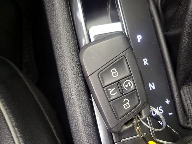 Photo of 2018 White Volkswagen Tiguan