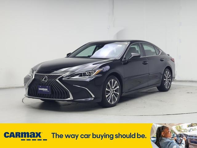 Photo of 2021 Black Lexus ES 350