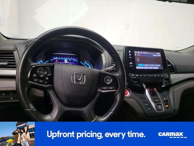 Photo of 2018 Silver Honda Odyssey