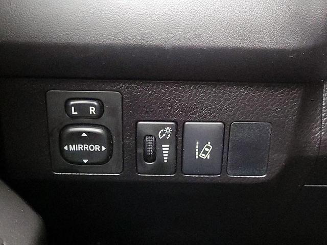 Photo of 2017 Silver Toyota RAV4