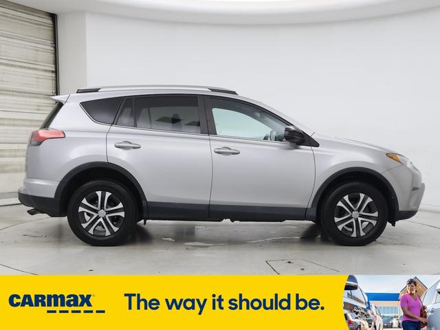 Photo of 2017 Silver Toyota RAV4