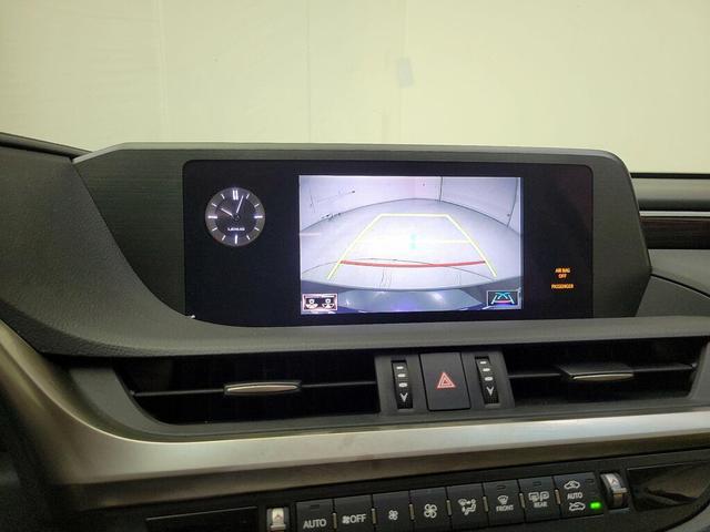 Photo of 2021 Black Lexus ES 350