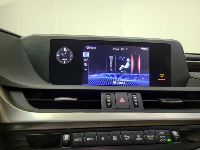 Photo of 2021 Black Lexus ES 350