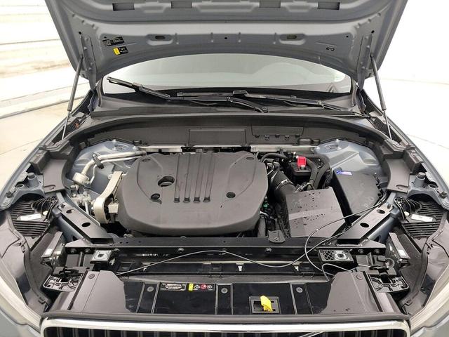 Photo of 2023 Gray Volvo XC60