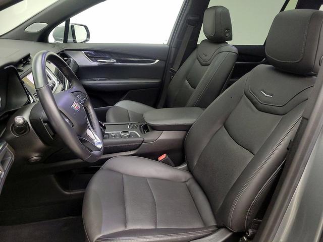 Photo of 2023 Gray Cadillac XT6