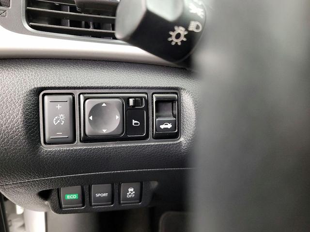 Photo of 2017 White Nissan Sentra