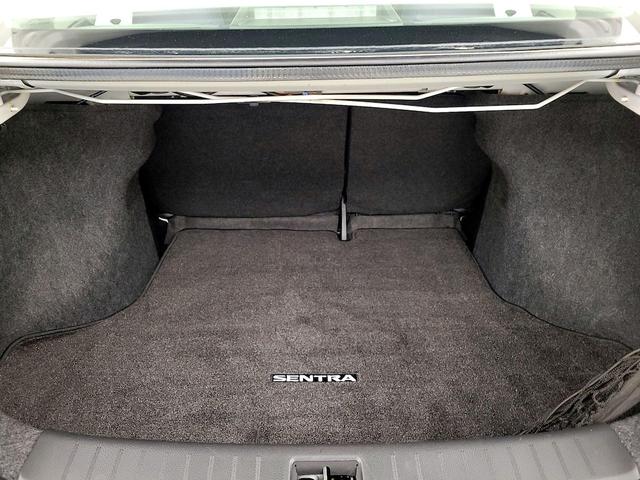 Photo of 2017 White Nissan Sentra