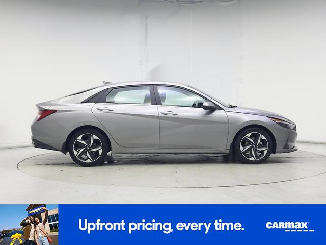 Photo of 2023 Gray Hyundai ELANTRA