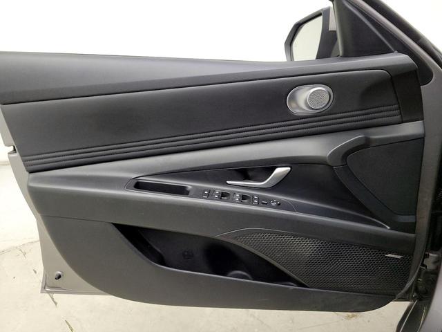 Photo of 2023 Gray Hyundai ELANTRA