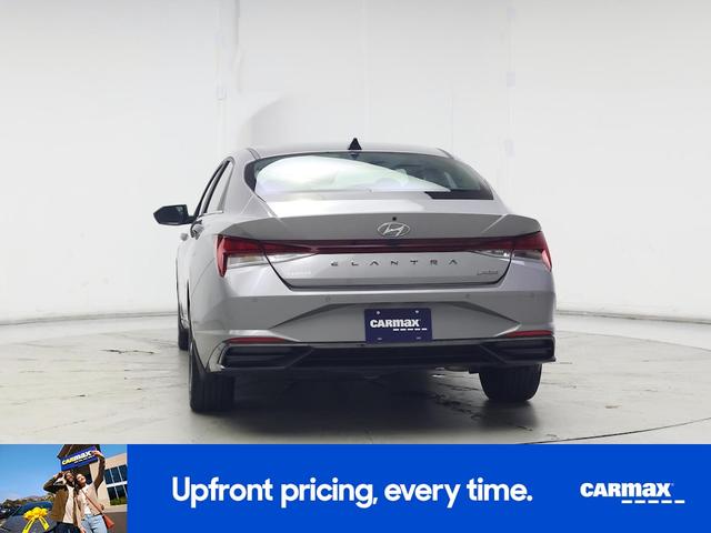 Photo of 2023 Gray Hyundai ELANTRA